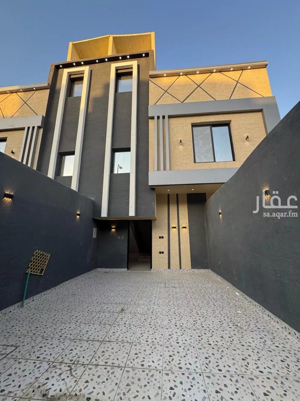 5 bedroom floor in Okaz 3