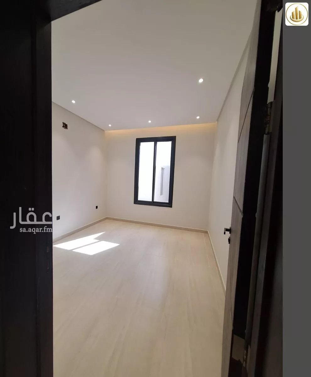 4 bedroom floor in Al Janadriyah 2