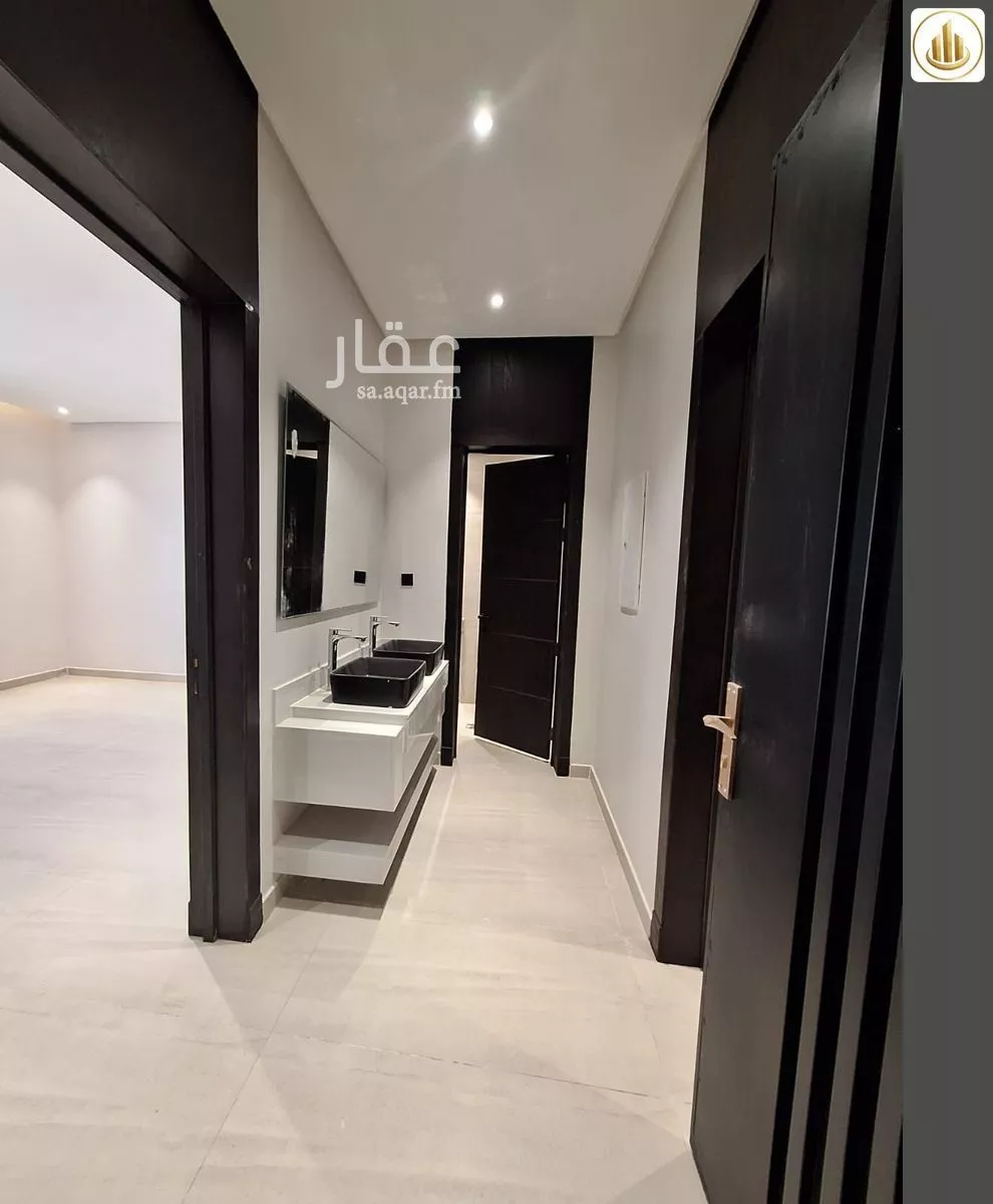 4 bedroom floor in Al Janadriyah 12