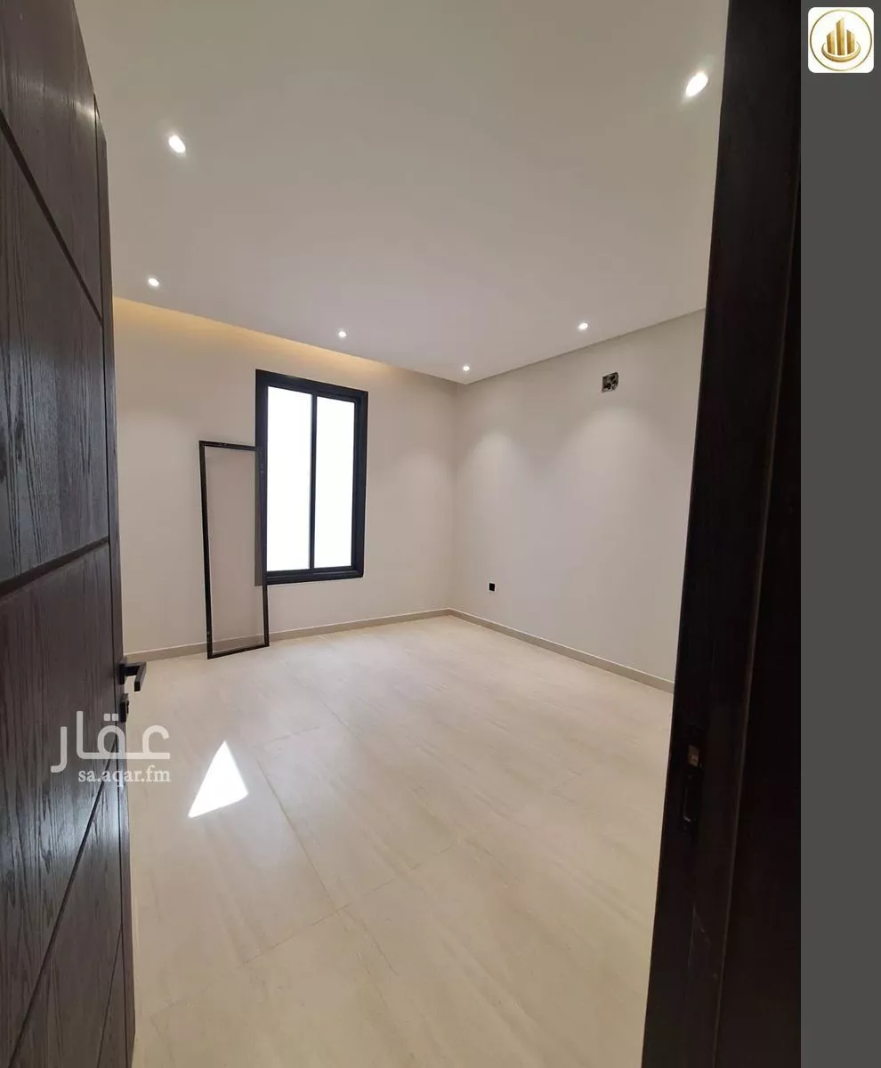 4 bedroom floor in Al Janadriyah 5