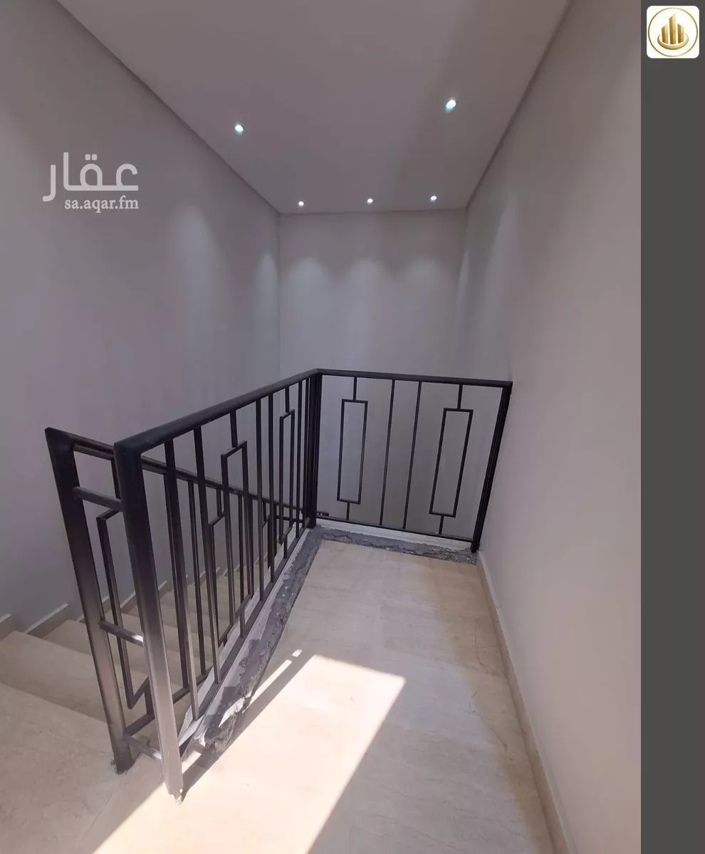 4 bedroom floor in Al Janadriyah 6