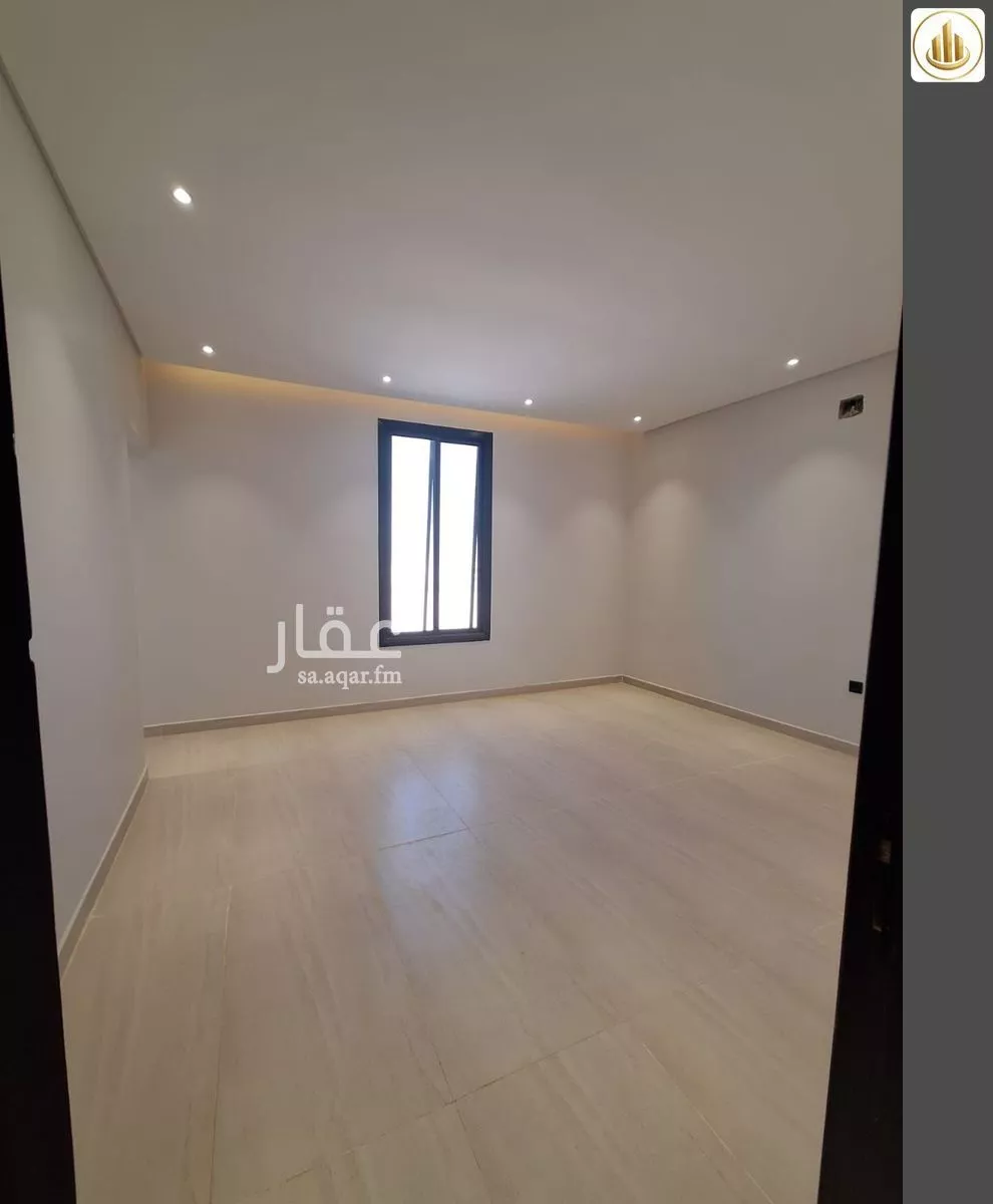 4 bedroom floor in Al Janadriyah 8