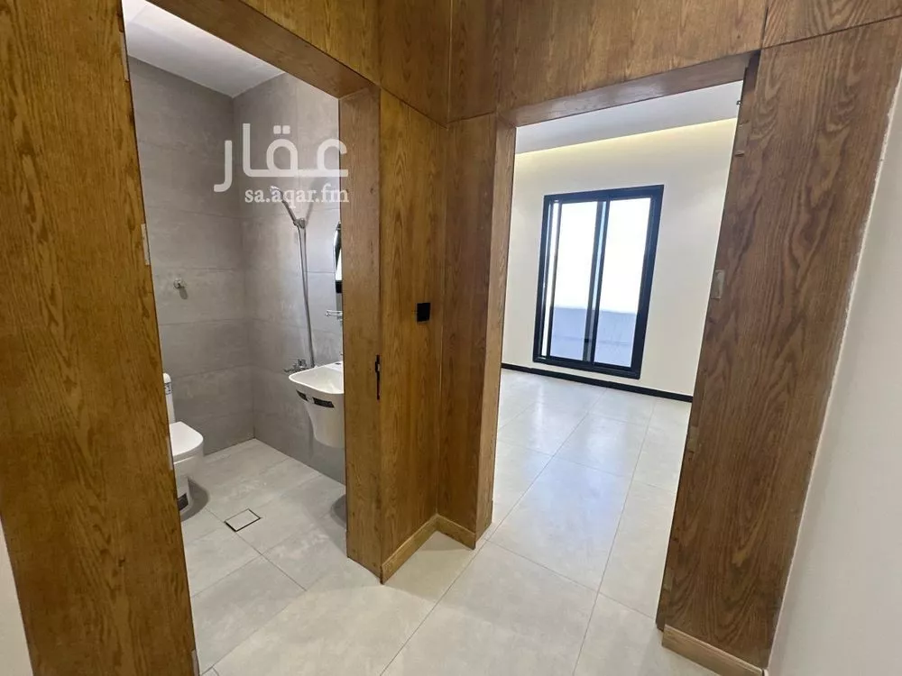 4 bedroom floor in Al Janadriyah 11