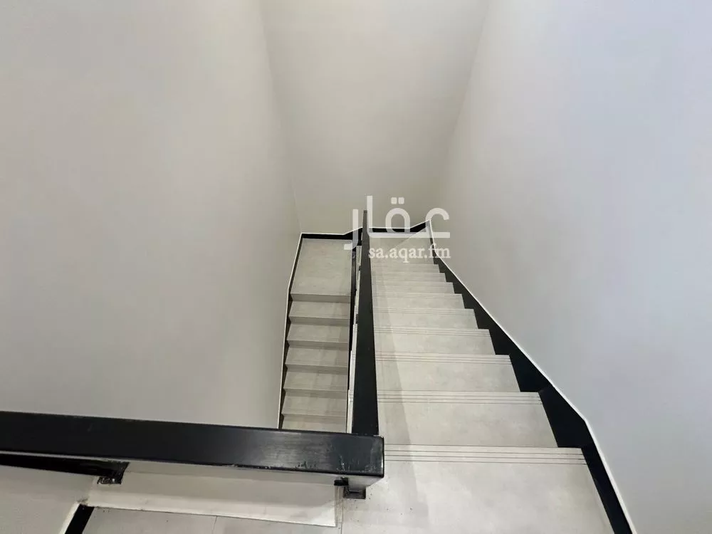 4 bedroom floor in Al Janadriyah 12