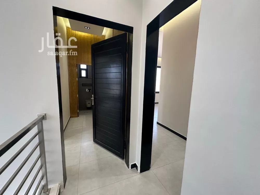 4 bedroom floor in Al Janadriyah 5