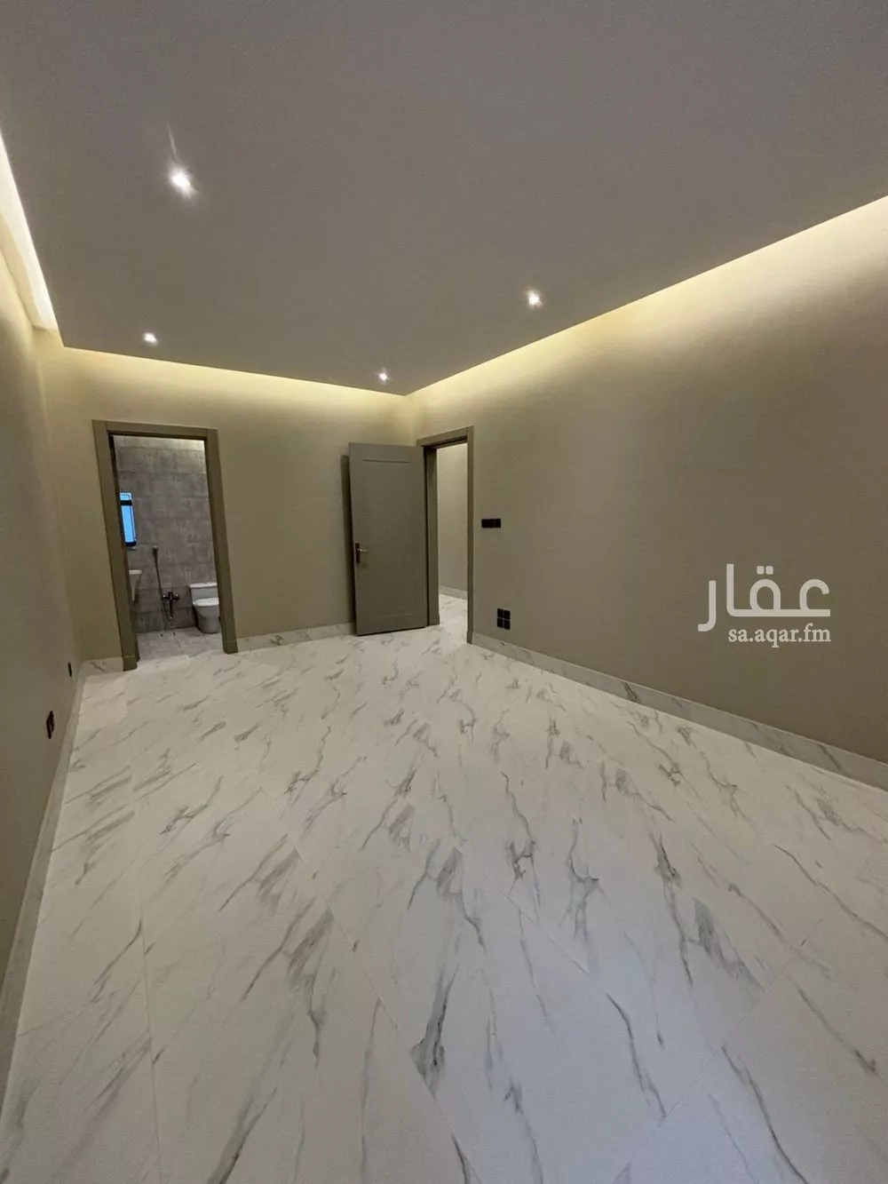 4 bedroom floor in Al Aridh 12