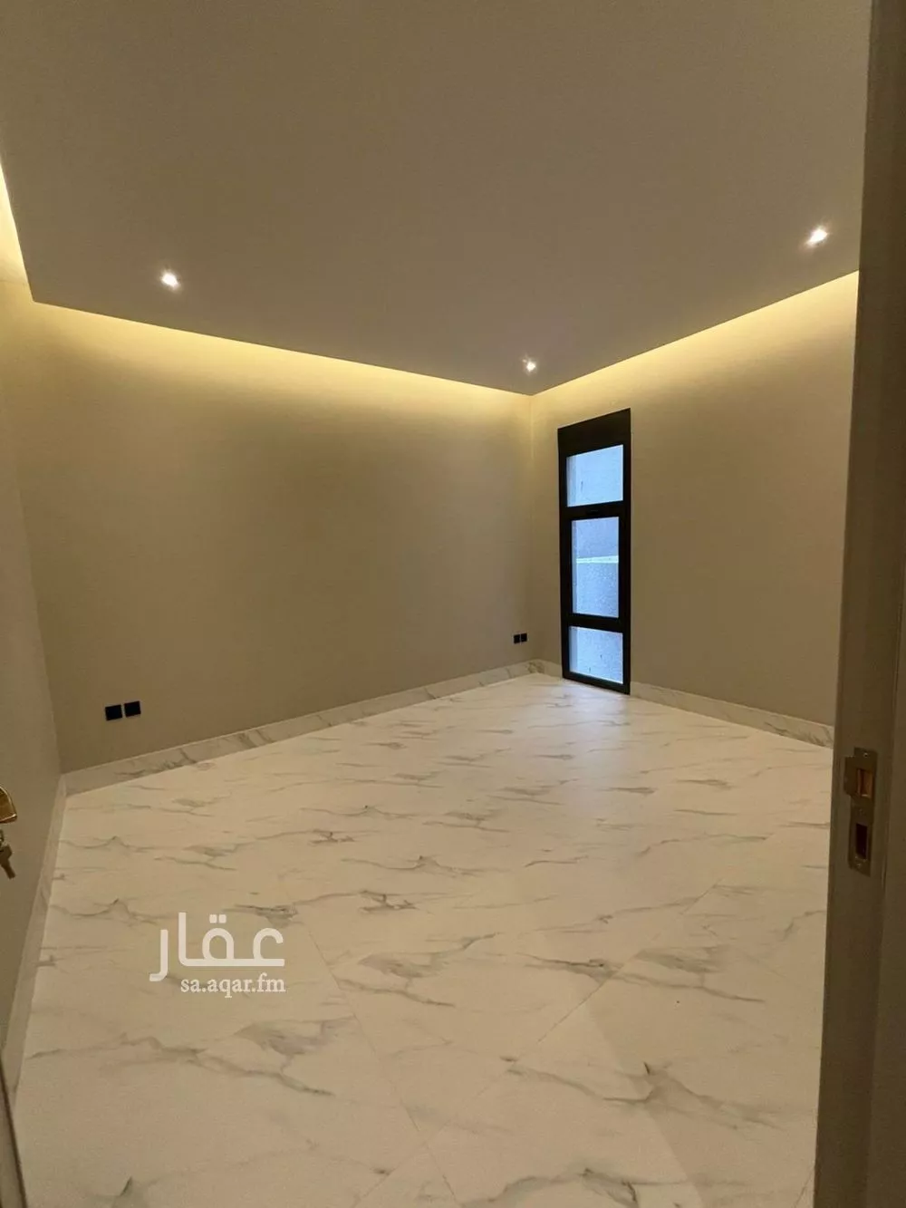 دور 4 غرف في العارض 9