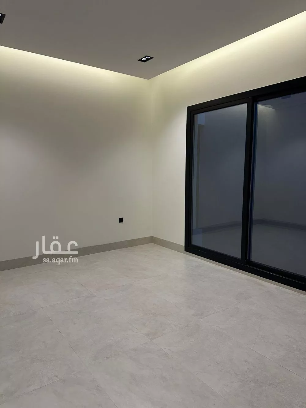 دور 4 غرف في العارض 12