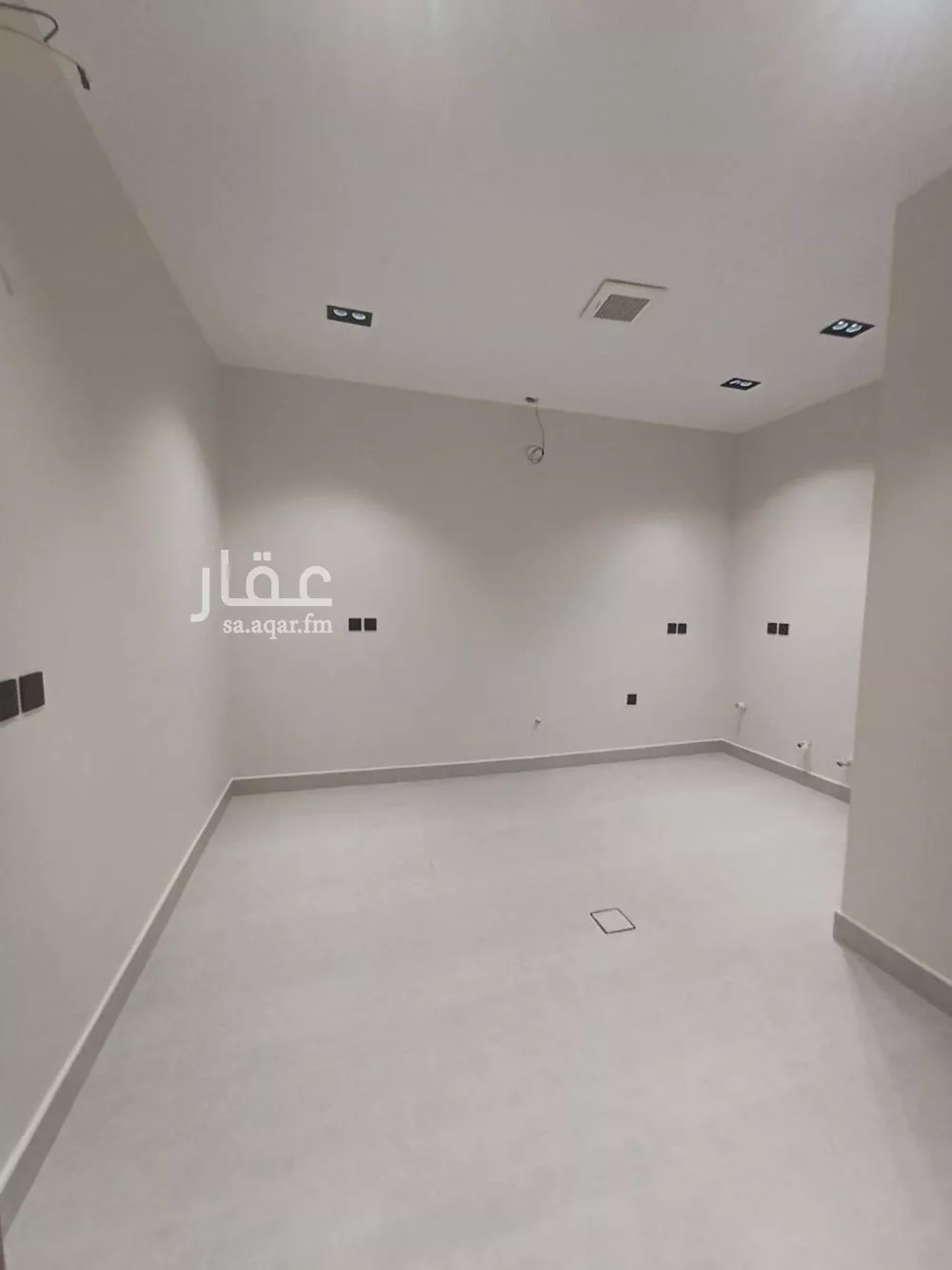 3 bedroom floor in As Suwaidi 4