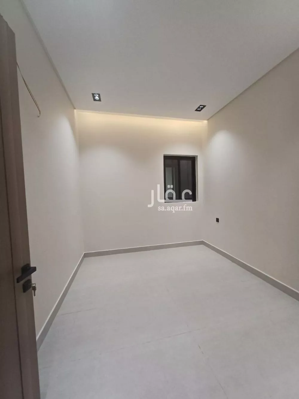 3 bedroom floor in As Suwaidi 7