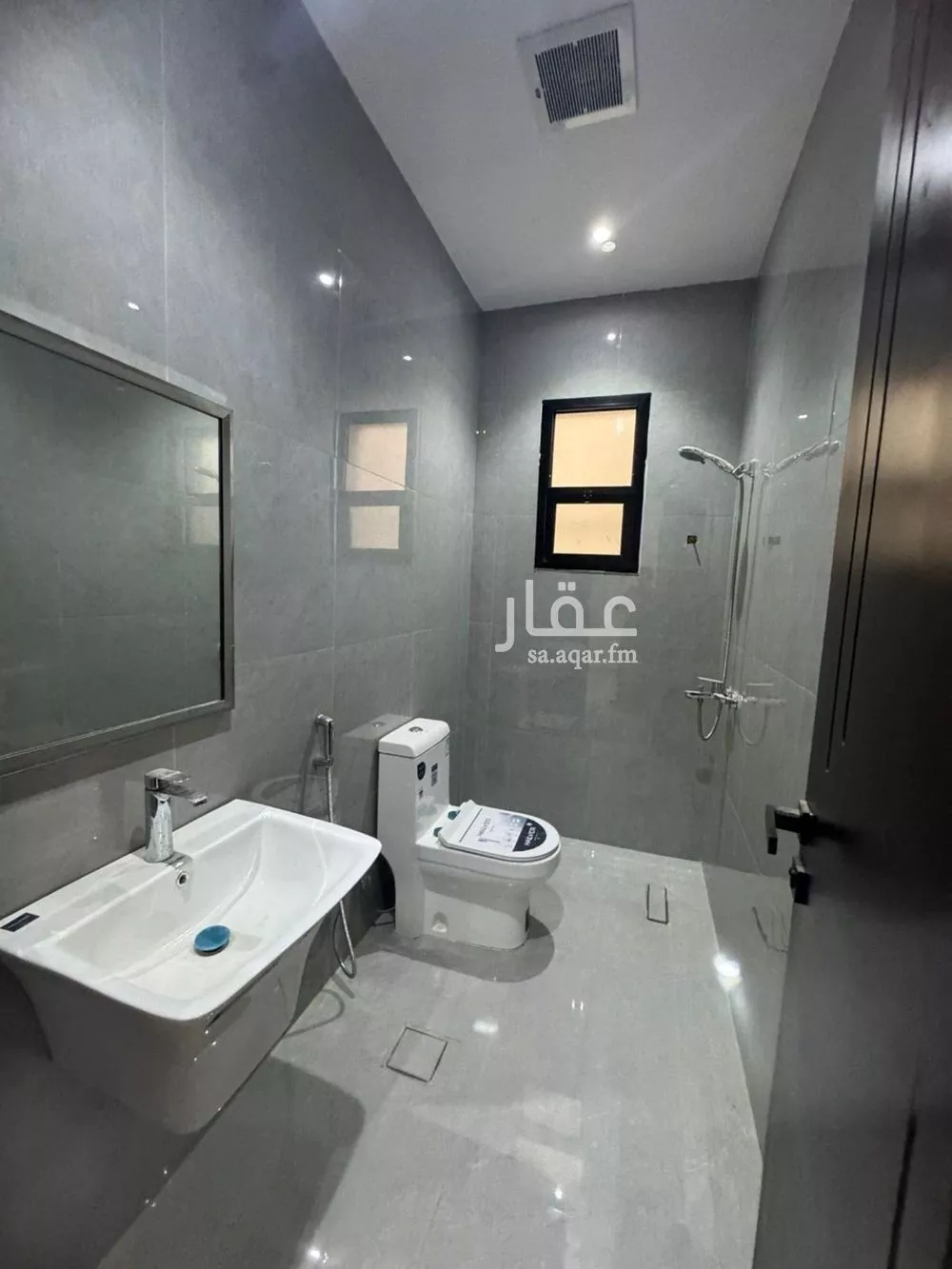 4 bedroom floor in Al Aridh 7