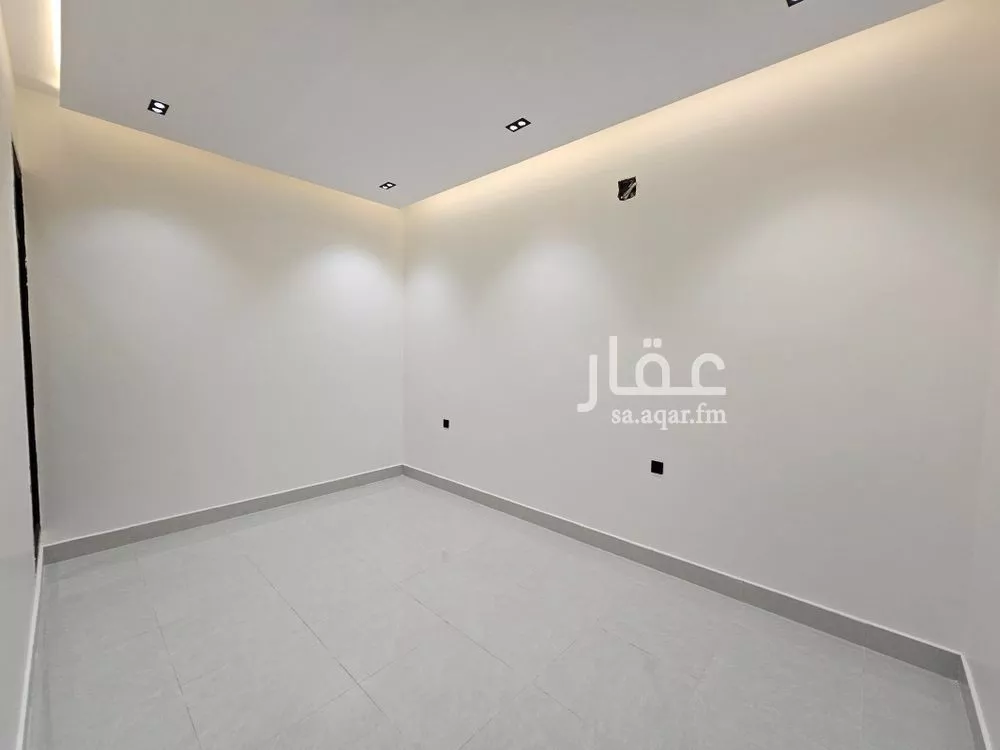 4 bedroom floor in Al Maizilah 12