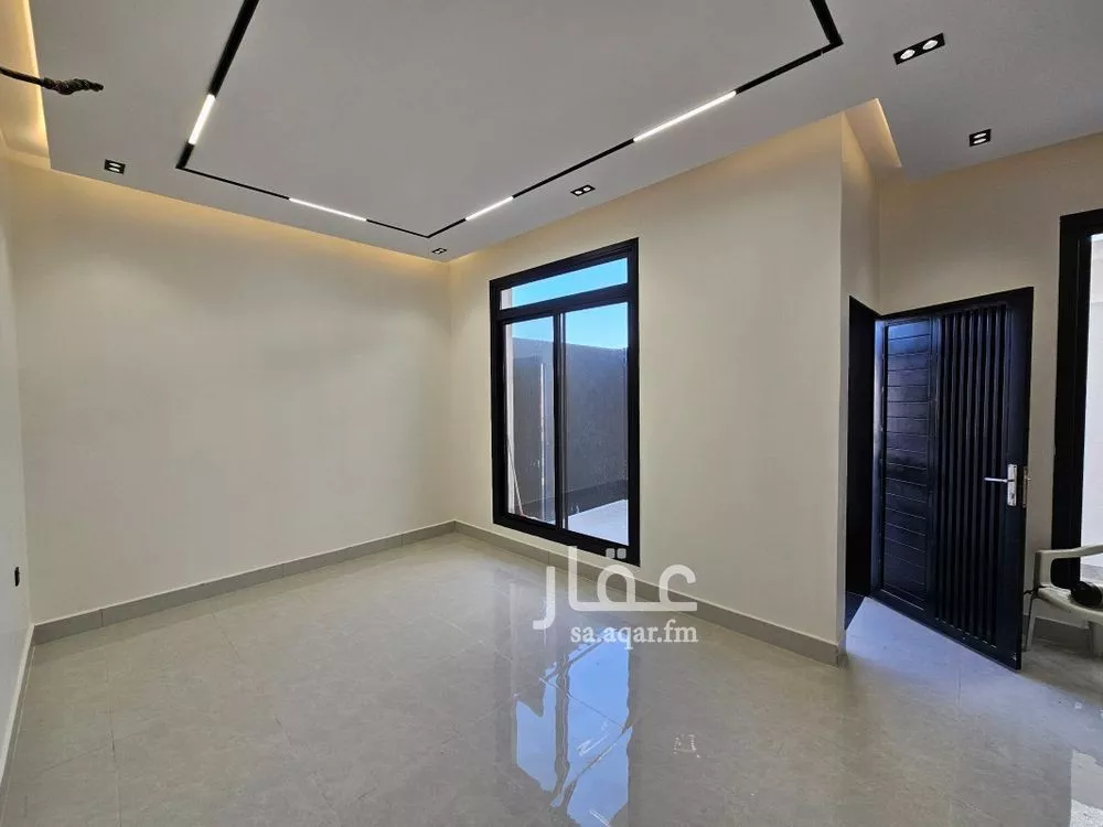 4 bedroom floor in Al Maizilah 14