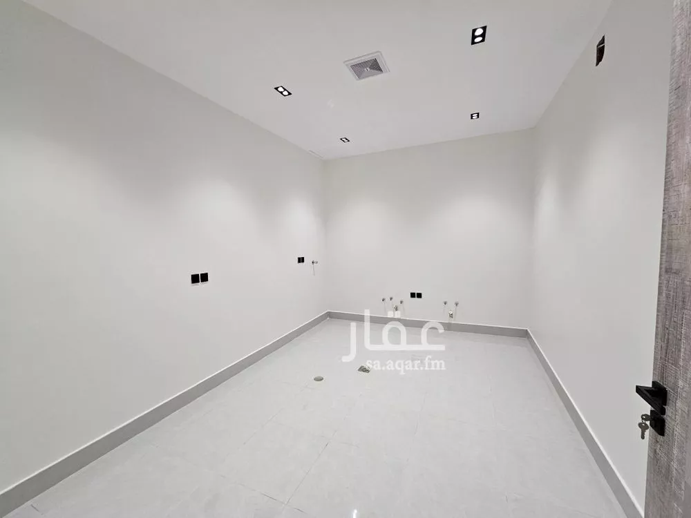 4 bedroom floor in Al Maizilah 6