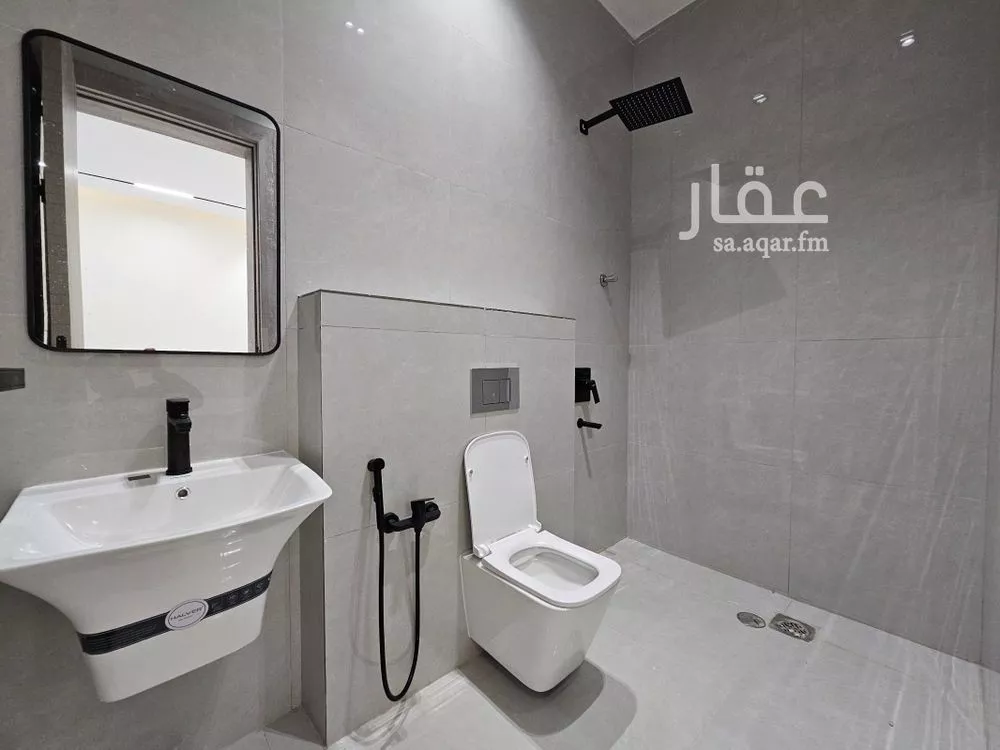 4 bedroom floor in Al Maizilah 8