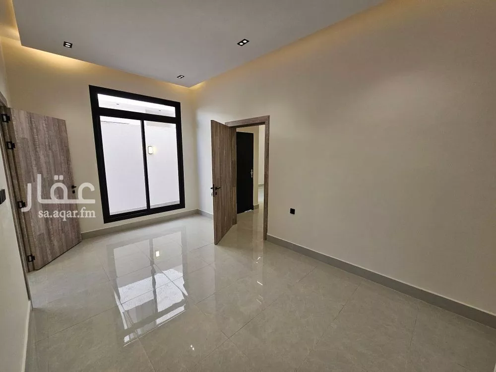 4 bedroom floor in Al Maizilah 9