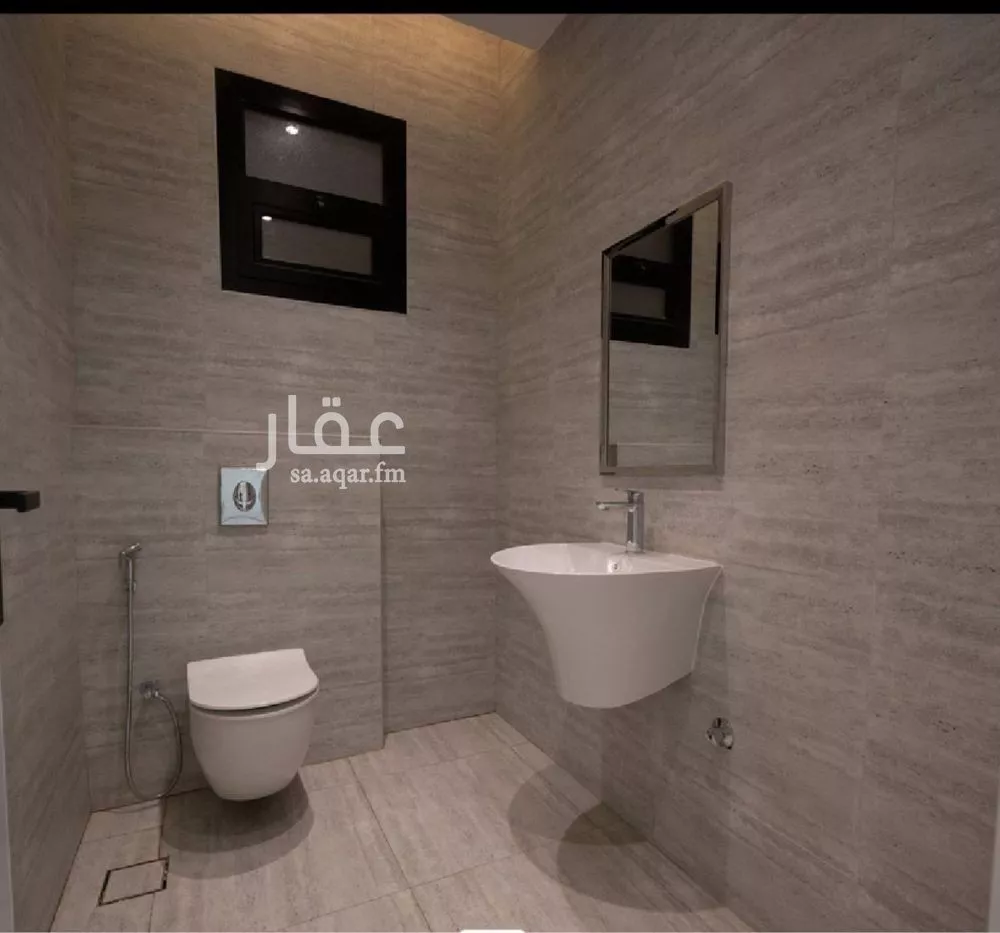 دور 4 غرف في عرقة 8