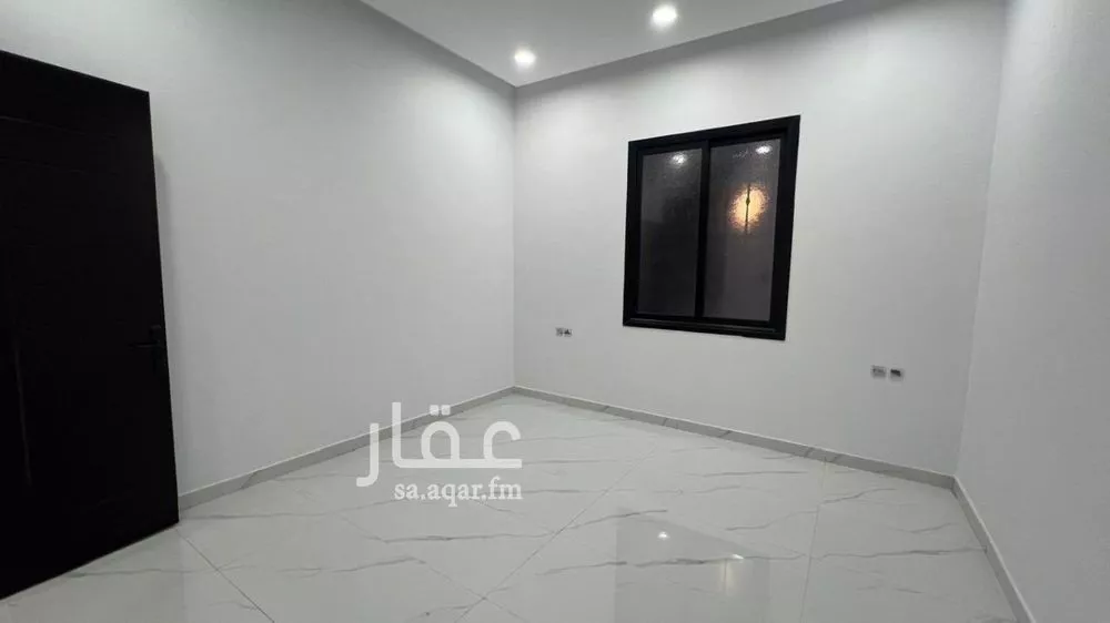 4 bedroom floor in Al Janadriyah 2