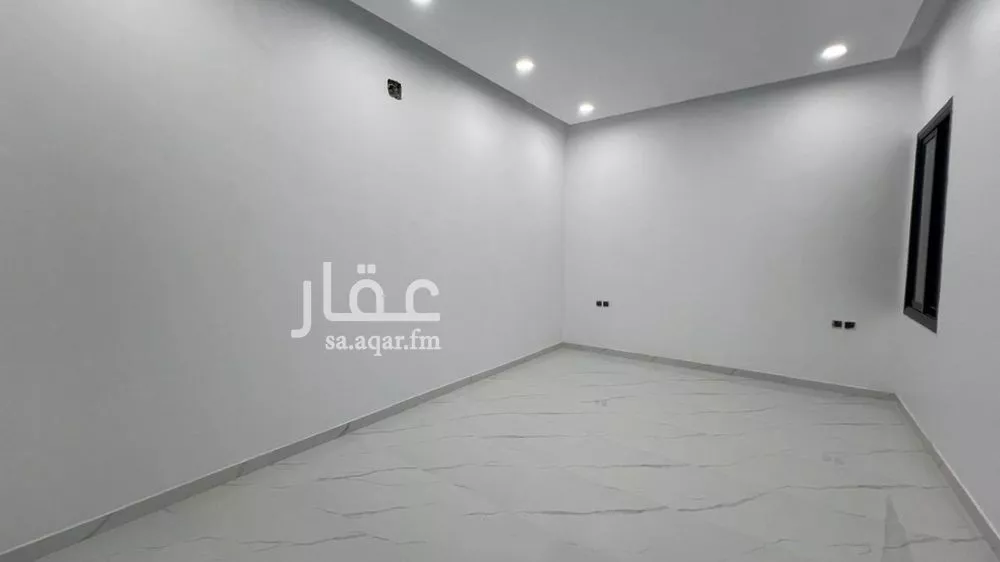 4 bedroom floor in Al Janadriyah 4
