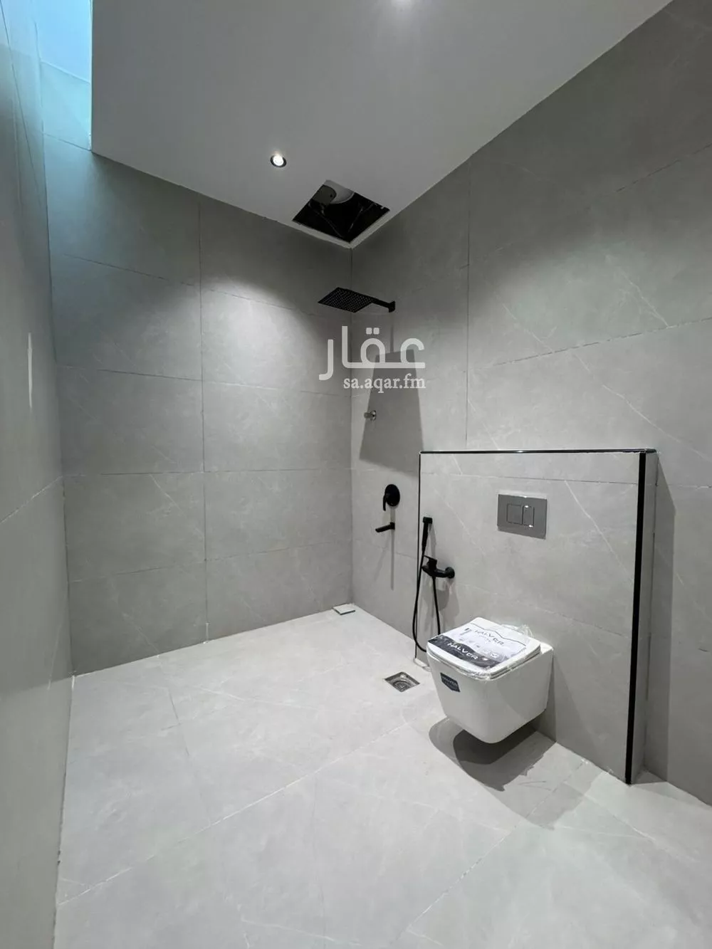 3 bedroom floor in Al Maizilah 9