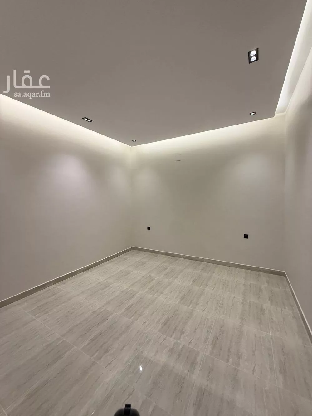 6 bedroom floor in Dahiat Namar 6