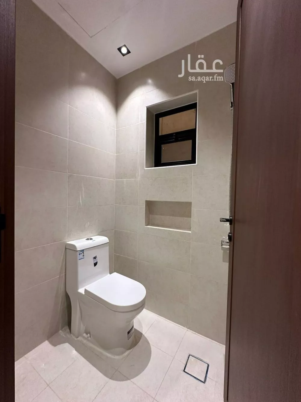 4 bedroom floor in Okaz 5