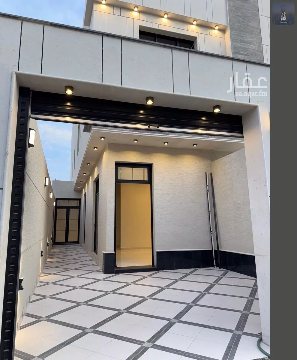 6 bedroom floor in Al Janadriyah 2
