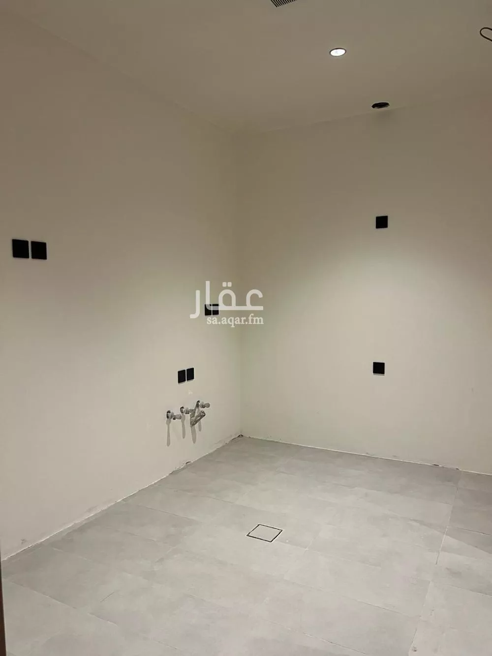 4 bedroom floor in Al Maizilah 7