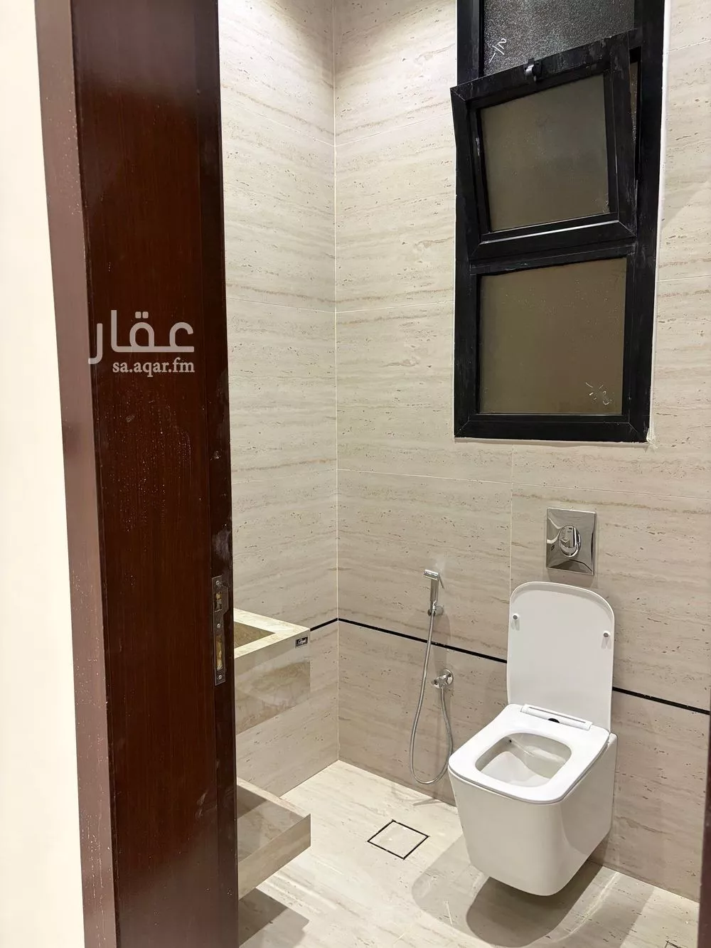 6 bedroom floor in Al Khaleej 8