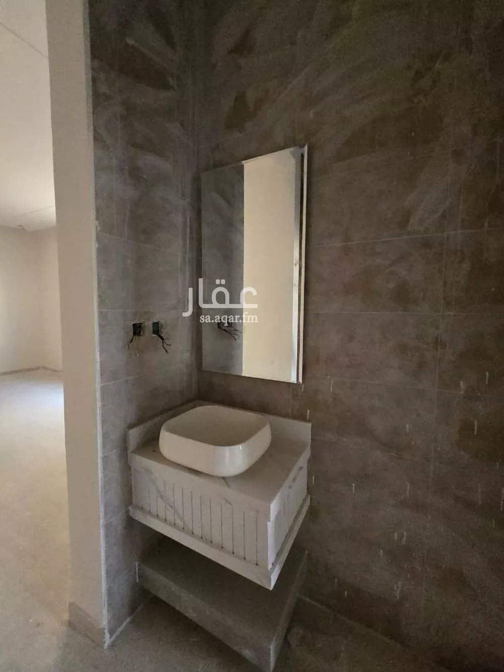 3 bedroom floor in Al Hazm 5