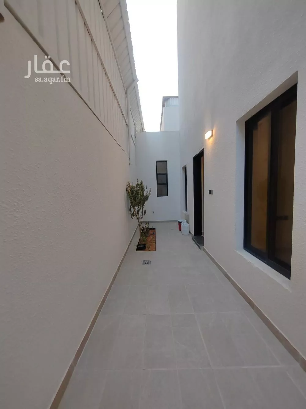 3 bedroom floor in Al Zahrah 12