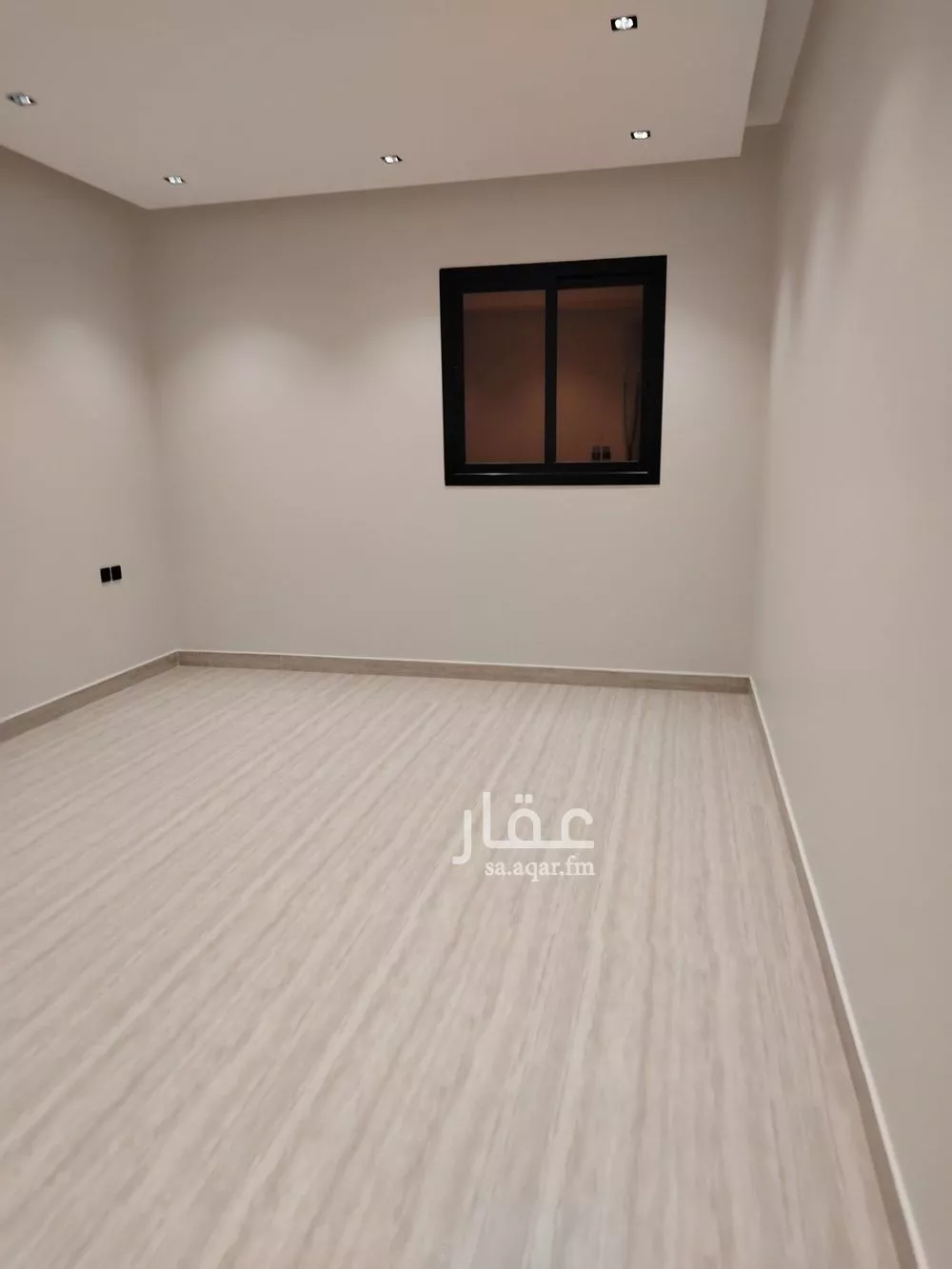 دور 4 غرف في العارض 11