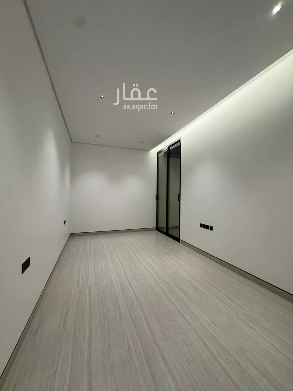 دور 4 غرف في العارض 11