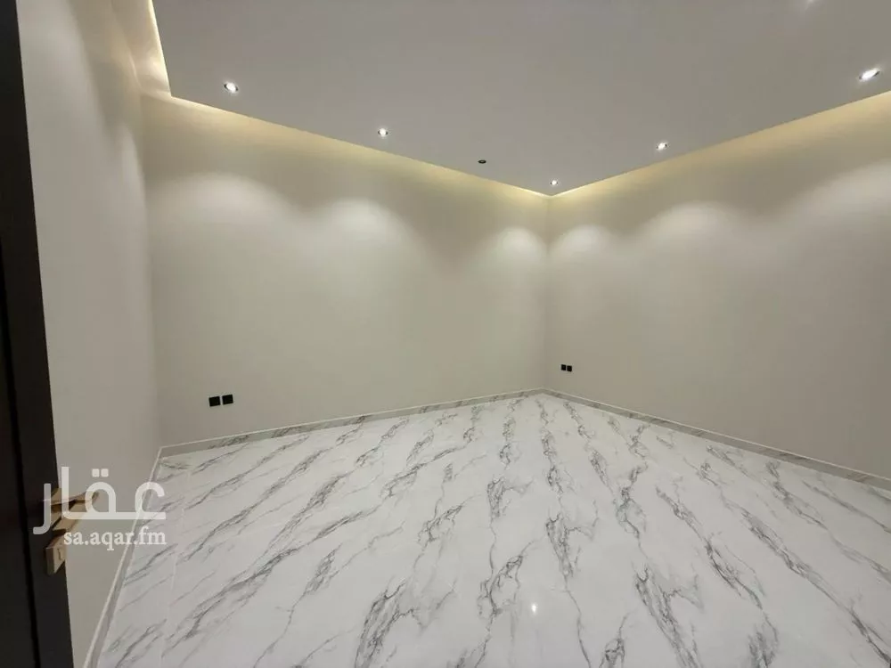 3 bedroom floor in As Suwaidi 9
