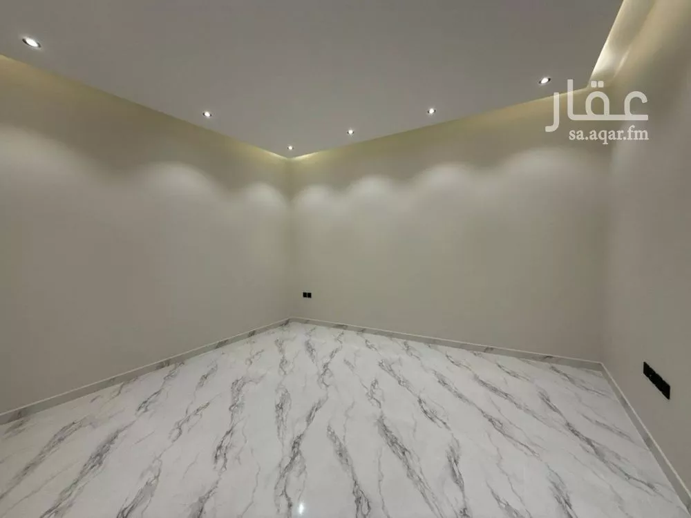 3 bedroom floor in As Suwaidi 10