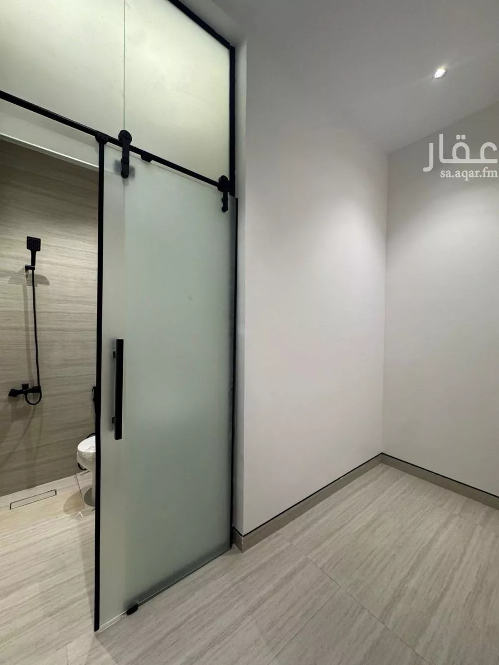 دور 4 غرف في العارض 19