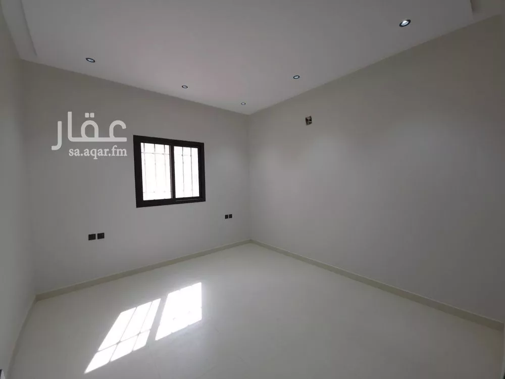 5 bedroom floor in Al Janadriyah 11