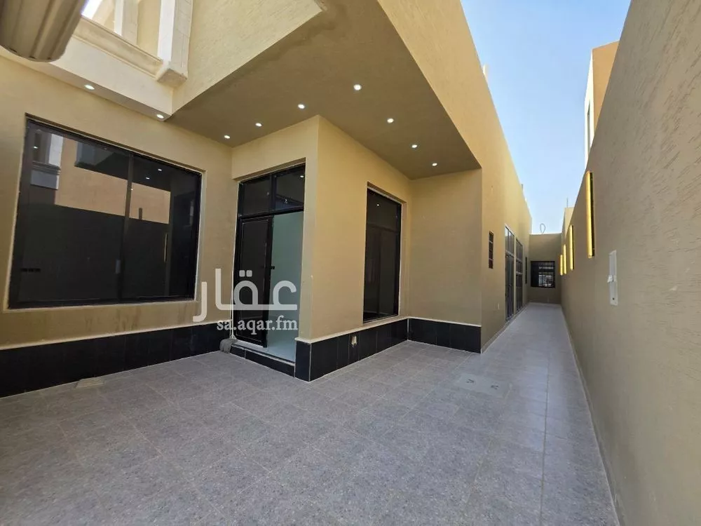 5 bedroom floor in Al Janadriyah 15