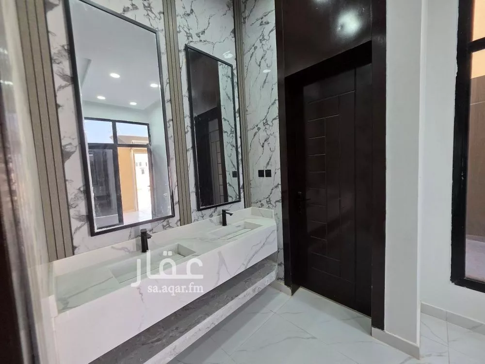 5 bedroom floor in Al Janadriyah 20
