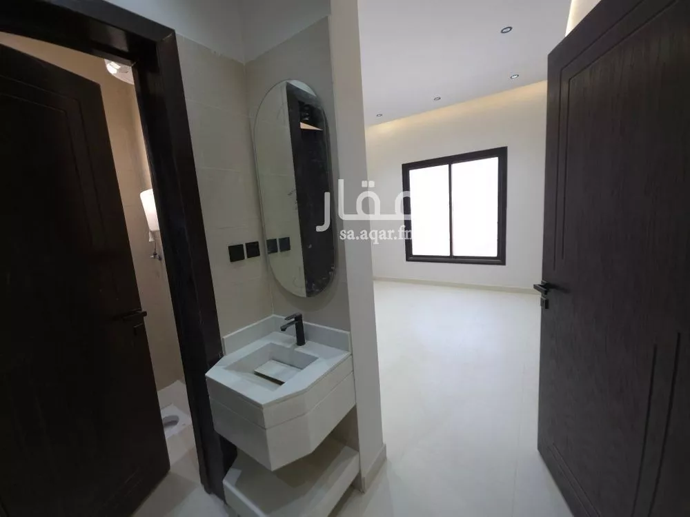 5 bedroom floor in Al Janadriyah 4