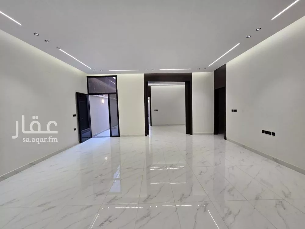 3 bedroom floor in Al Munsiyah 5