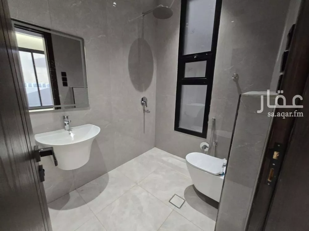 3 bedroom floor in Al Munsiyah 8