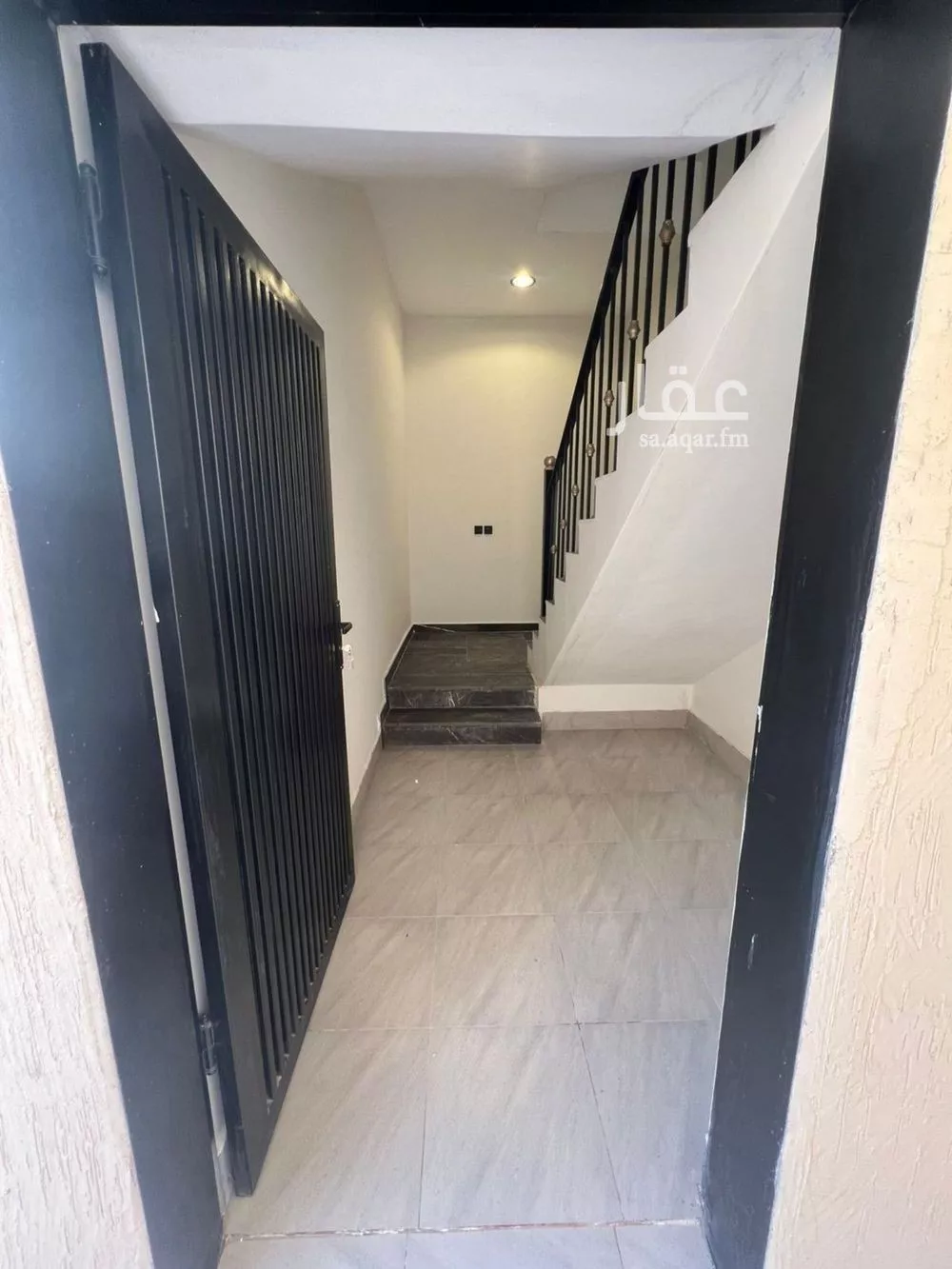 3 bedroom floor in Al Janadriyah 15