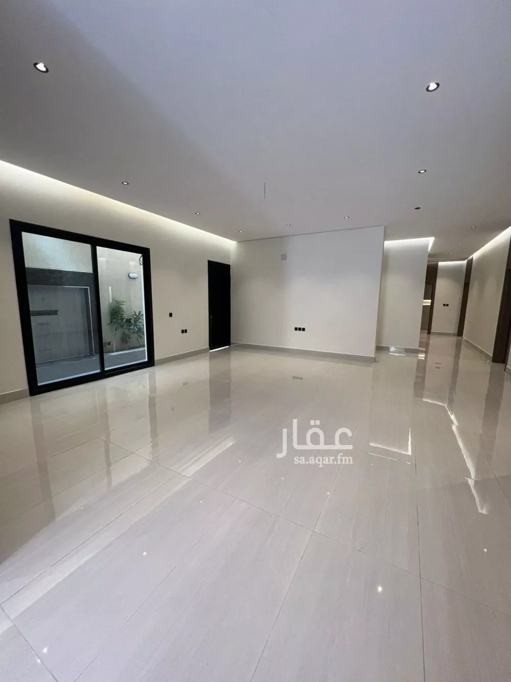 3 bedroom floor in Al Janadriyah 16