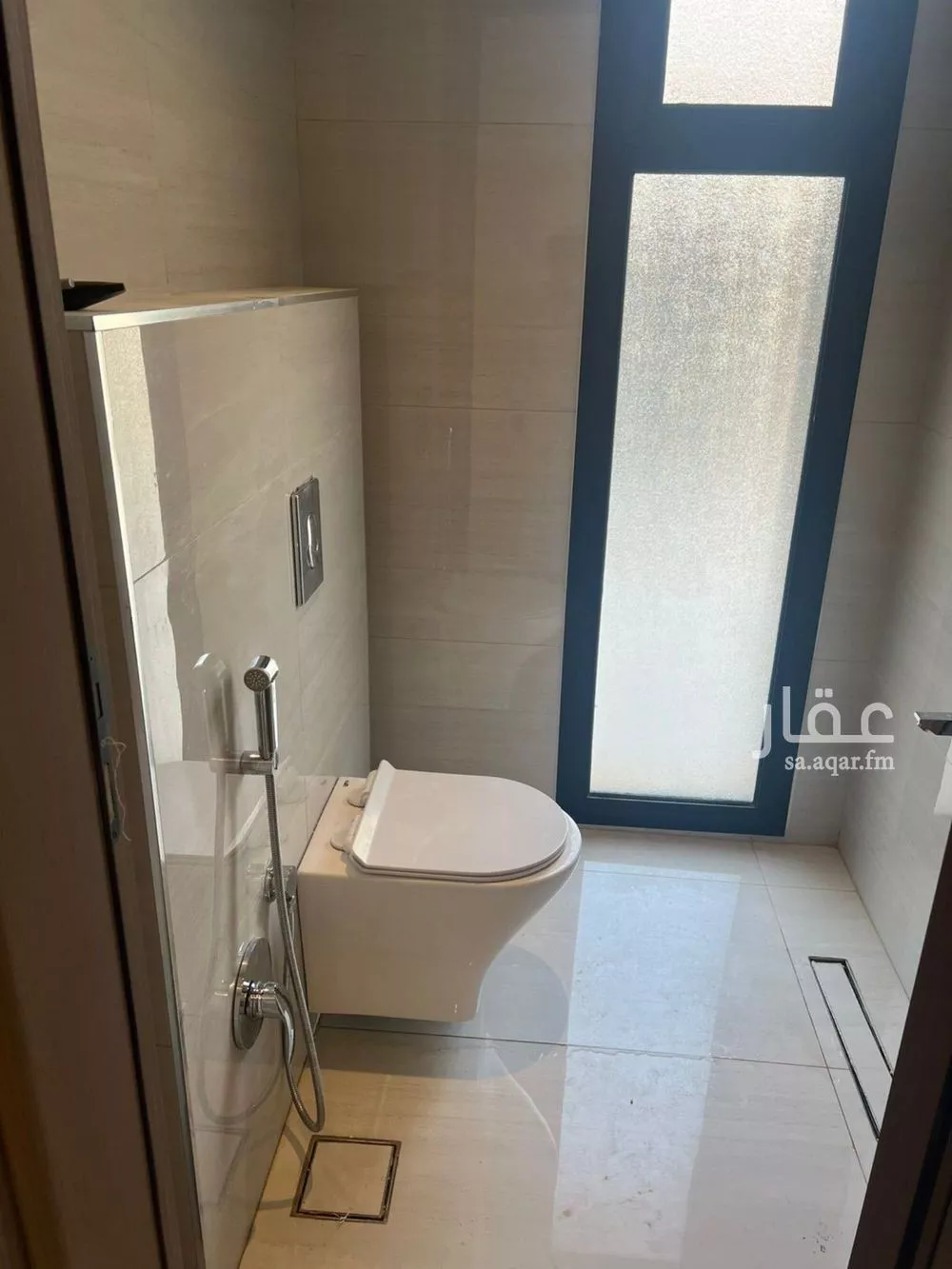 3 bedroom floor in Al Janadriyah 17
