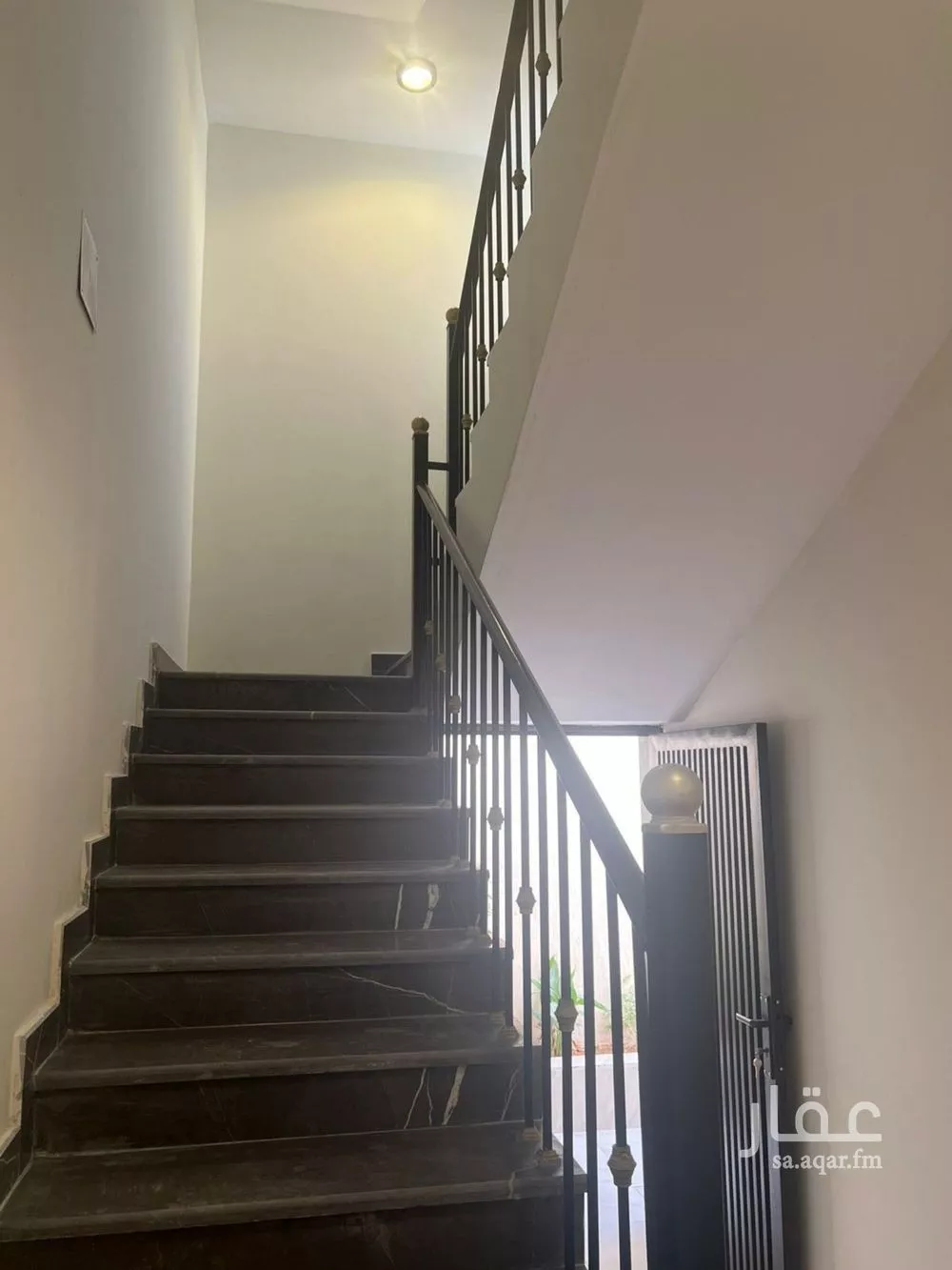 3 bedroom floor in Al Janadriyah 8
