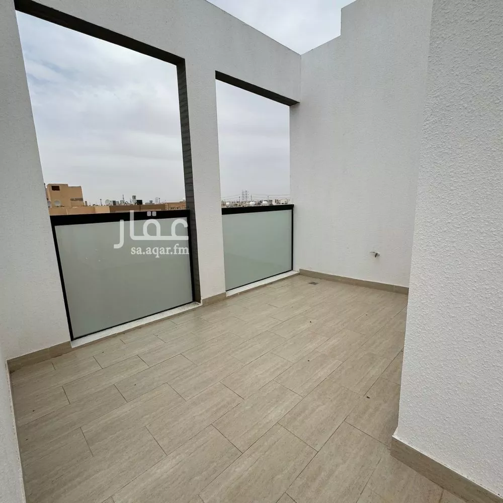 3 bedroom floor in Al Munsiyah 11
