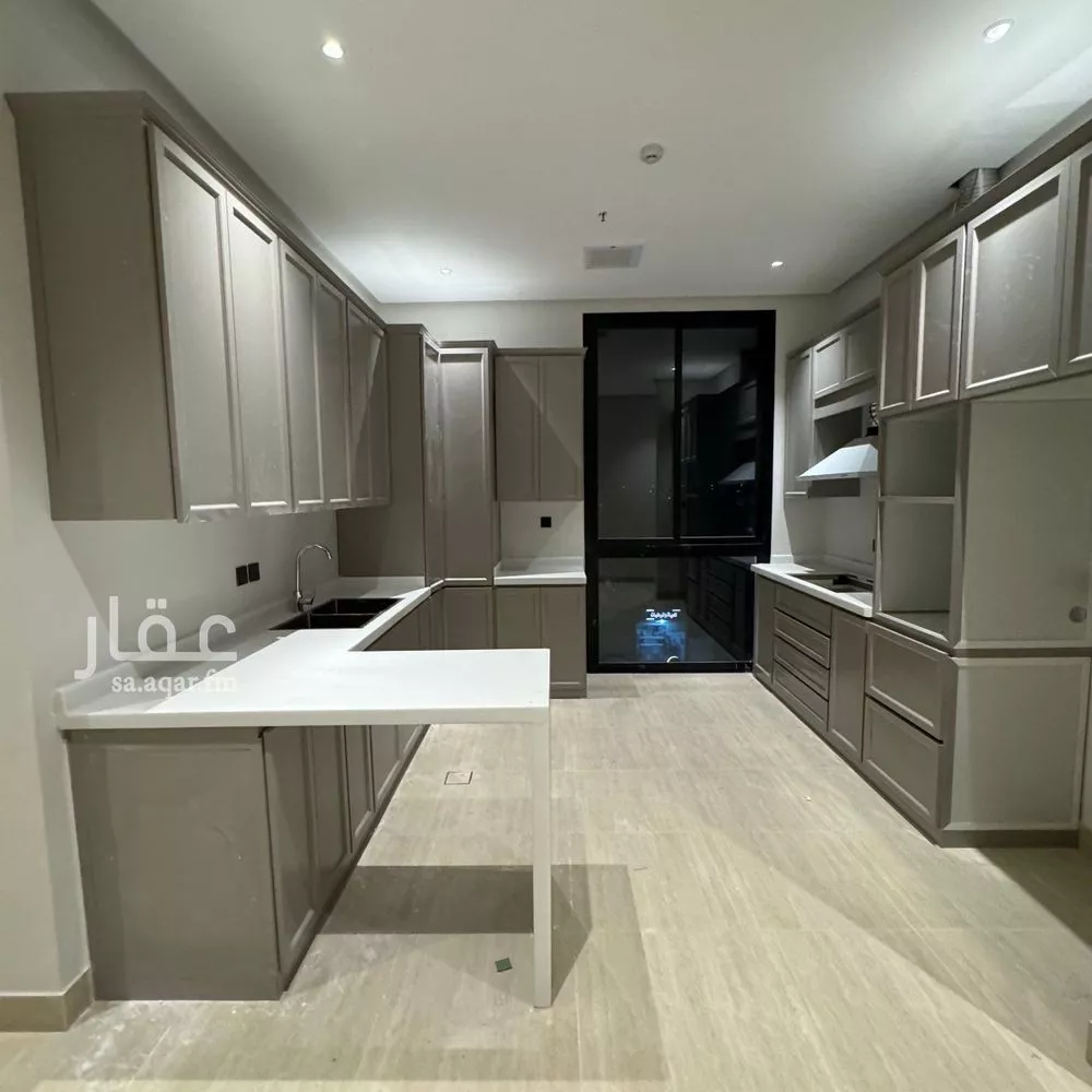 3 bedroom floor in Al Munsiyah 17