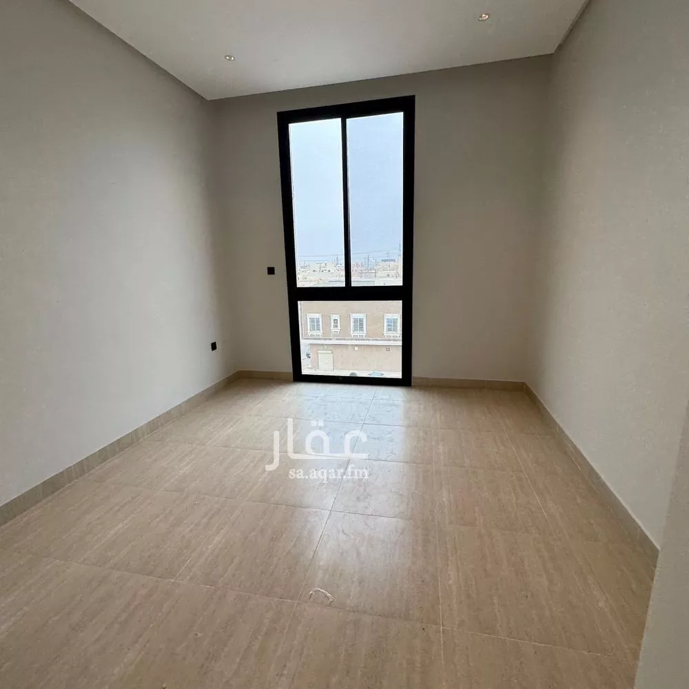 3 bedroom floor in Al Munsiyah 8