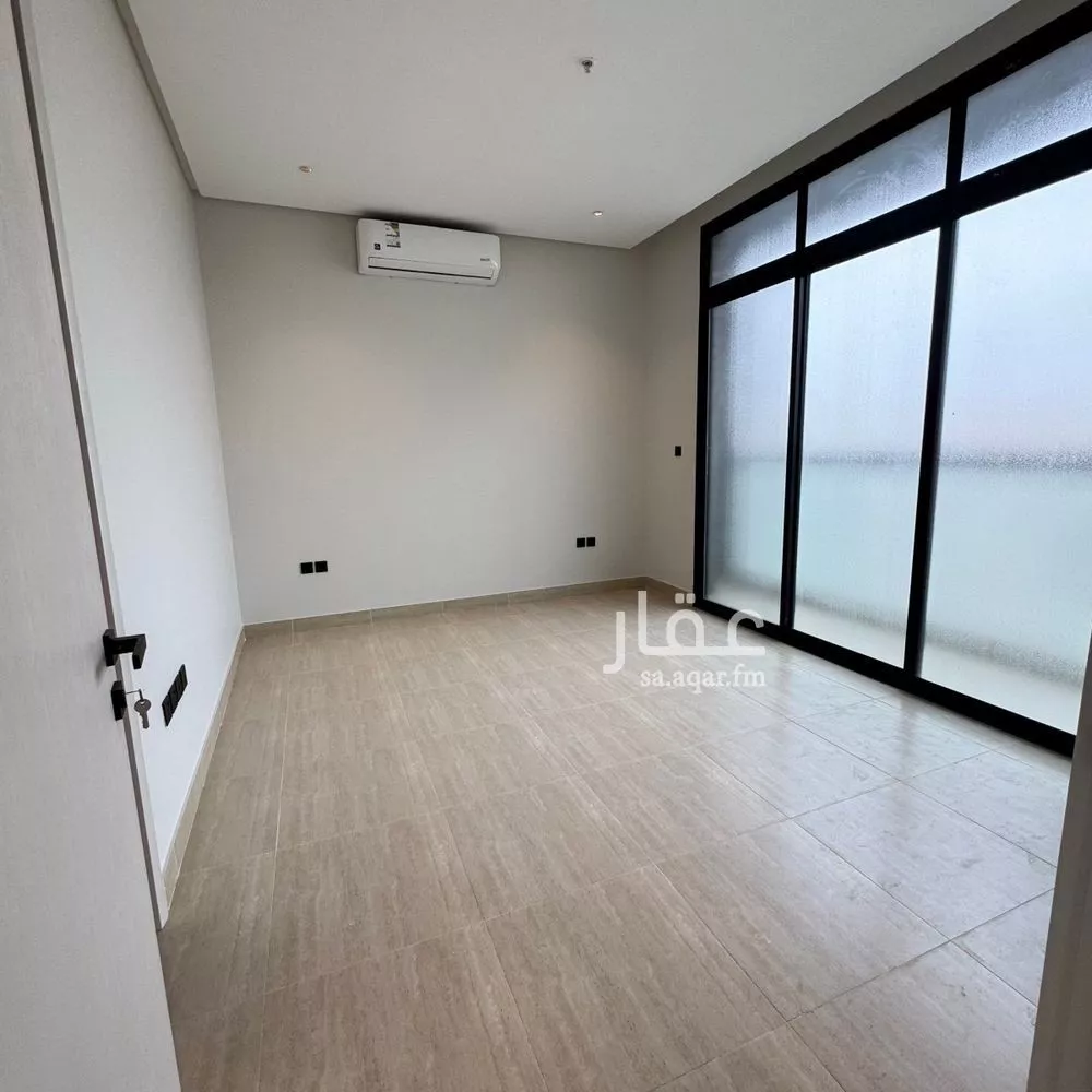 3 bedroom floor in Al Munsiyah 9